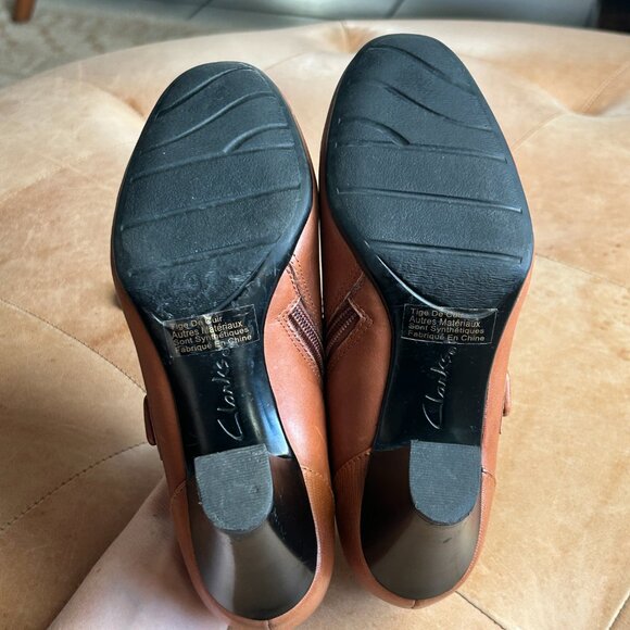Brown Leather Ankle Booties Soft Classic Heeled Fall Shoes Clarks Bendables, 7 - Picture 5 of 11